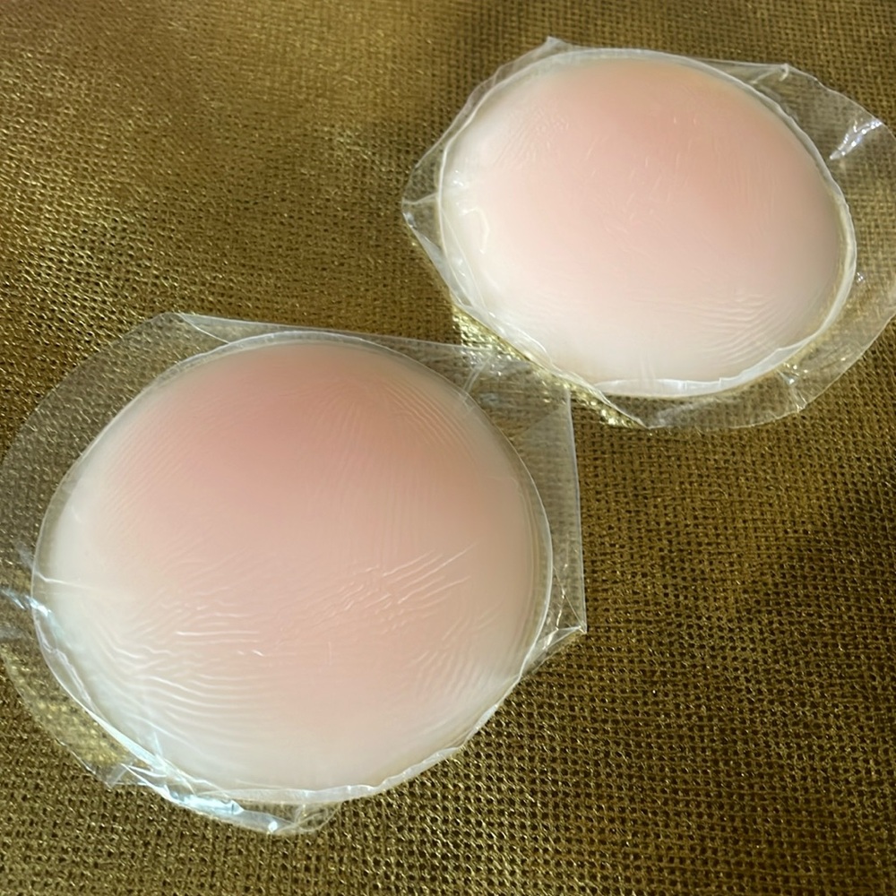 NWT silicone pasties nipple covers light skin sticky reusable 3x3”
